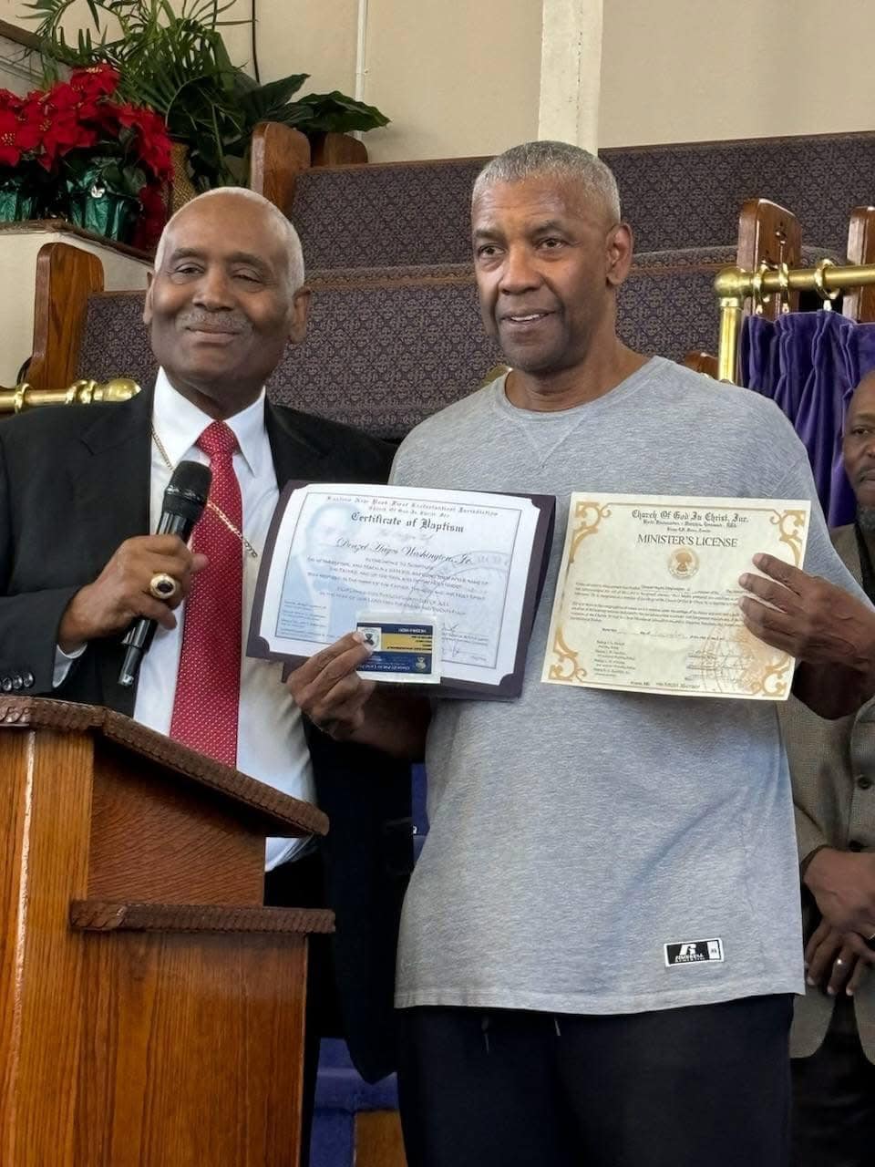 Hollywood actor Denzel Washington gives life to Christ, baptized, ordained